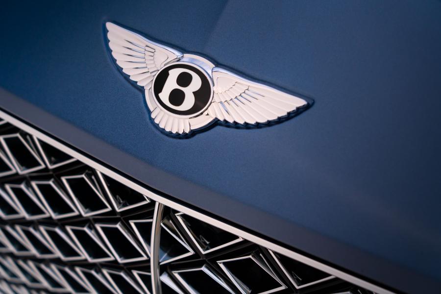 Логотип Bentley Continental GT Mulliner Convertible 2020 года  (фото 14 из 21)